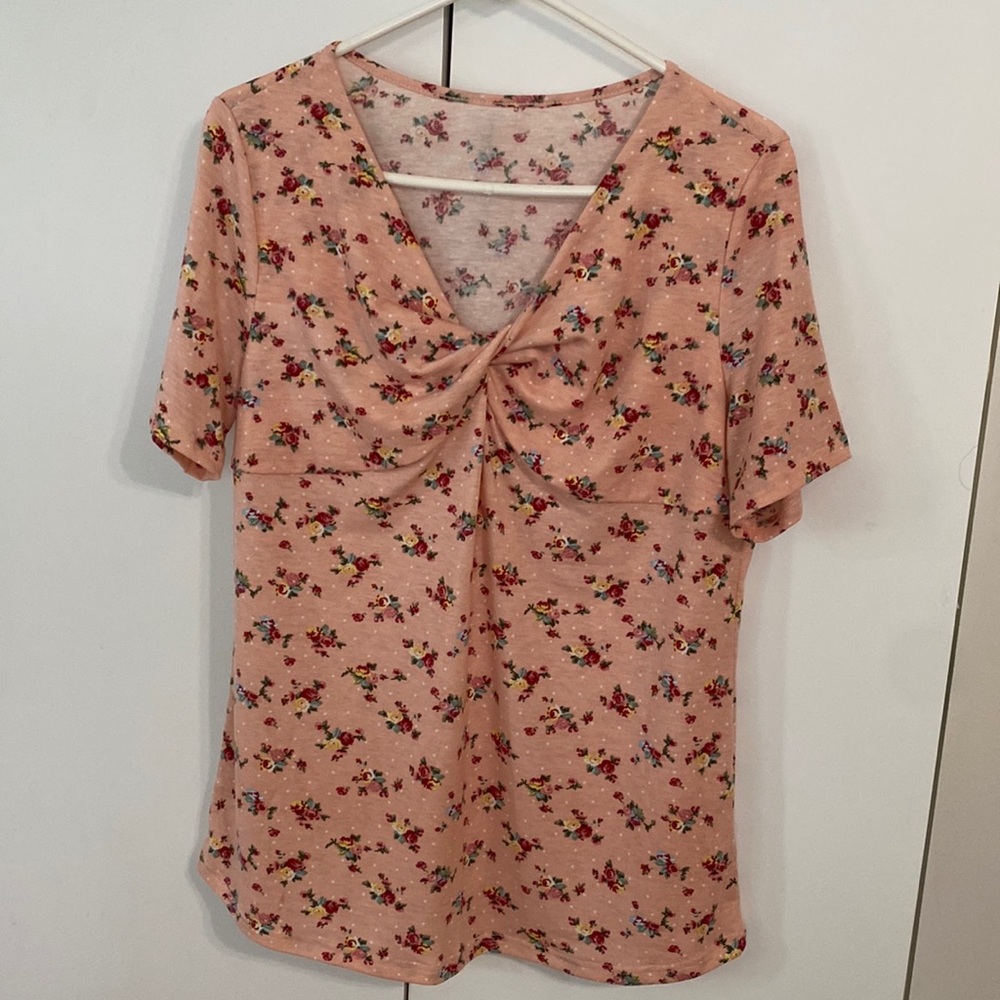 Pink floral top, size L, NWOT